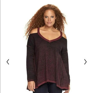 Rock Republic L black & red burn out cold shoulder‎ top